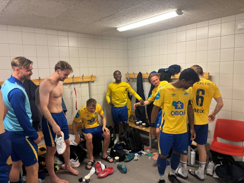 Jubel i garderoben etter kamp